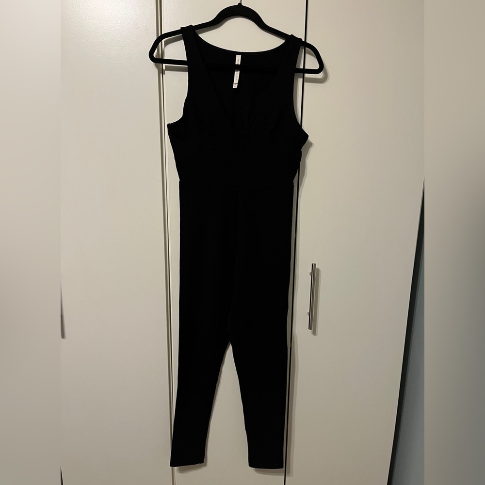 Aritzia The group babaton onesie size medium